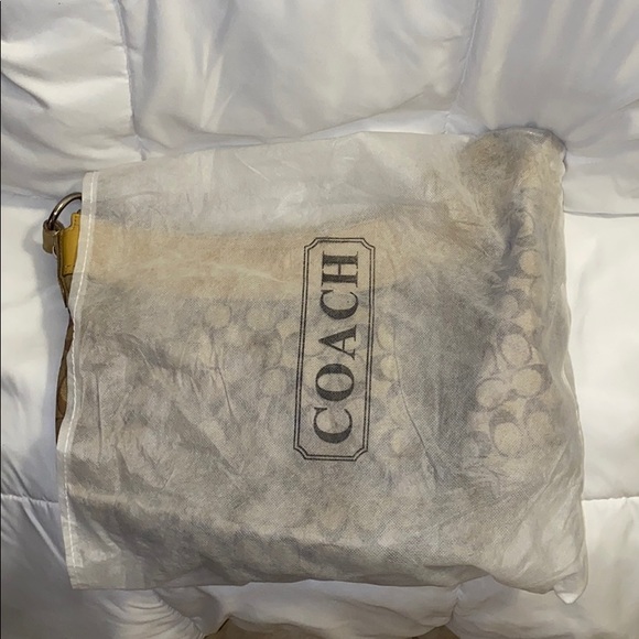 Tan Coach handbag - Picture 9 of 9